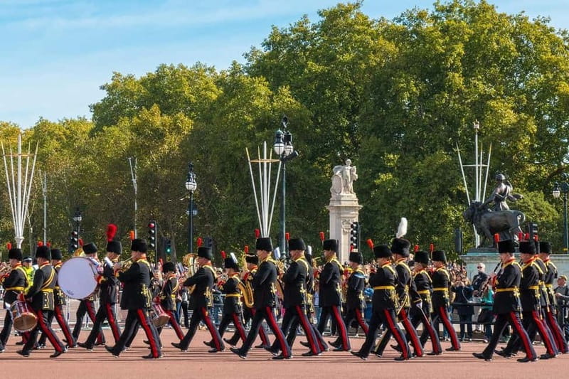 Classic London Tour & Changing The Guards— History In Action - Price and value: what $33 buys you in central London