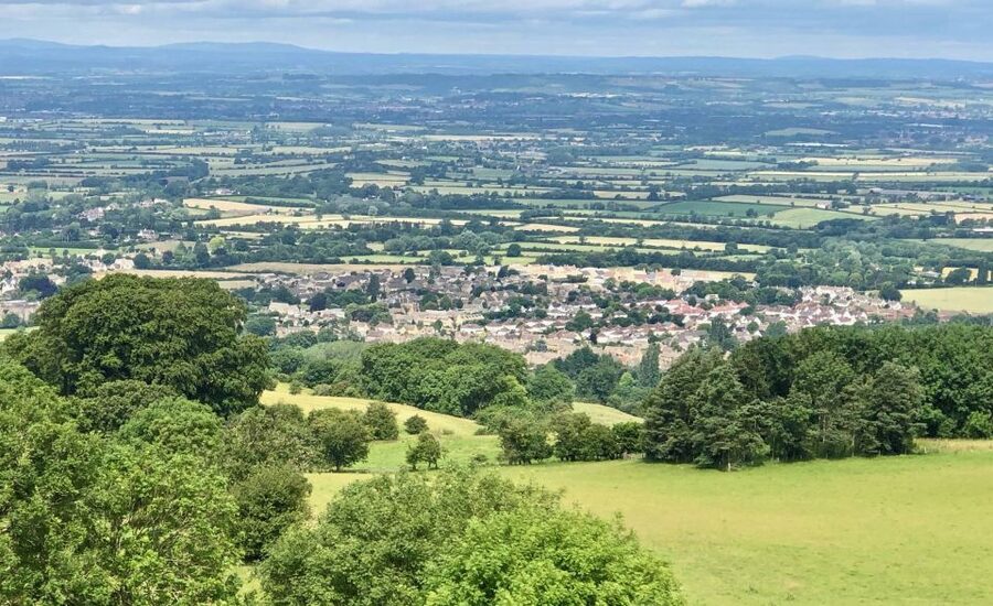 Cotswolds: One Day Cotswolds Walking Tour - Quiet villages and scenic views, with commentary that adds context