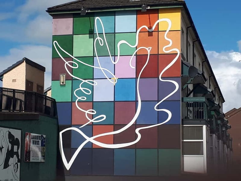Derry: Bloody Sunday and Bogside Murals Walking Tour - Meeting at the city walls: Tower Museum to the Bogside
