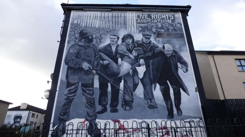 Derry: Bloody Sunday and Bogside Murals Walking Tour - Bloody Sunday in January 1972: the site and what followed