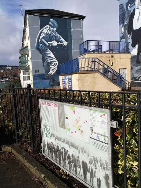 Derry City: The Bloody Sunday Story Walking Tour - Price, timing, and real value at about $30 for 1.5 hours