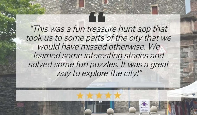 Derry: City Walking Tour & Exploration Game - People’s Gallery and the 1689 Siege, in puzzle-sized chunks
