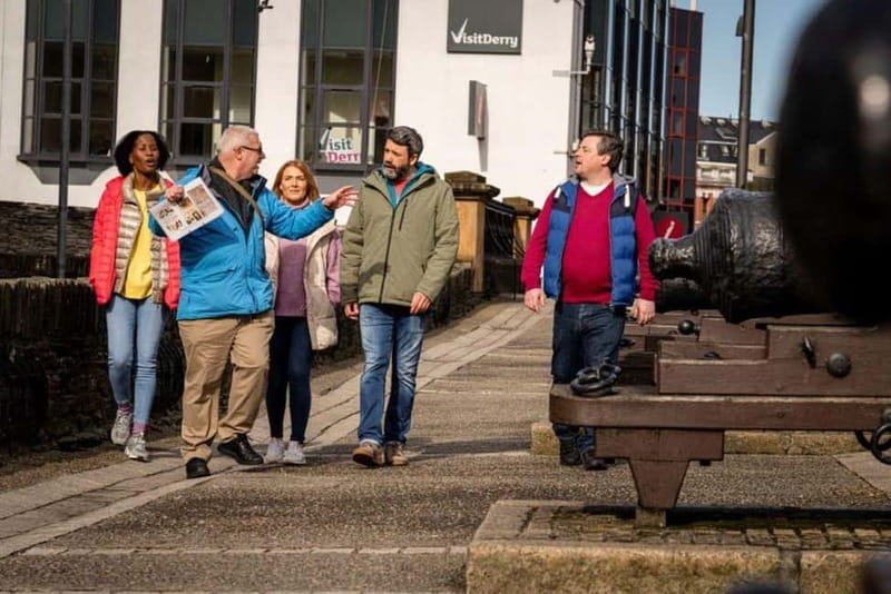 Derry/Londonderry: City Walls History Small Group Tours - Where you meet, and how the clock usually runs