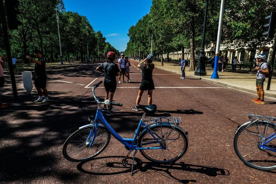 Destination London: E-Bike Tour - Languages, private group pace, and why that changes the experience