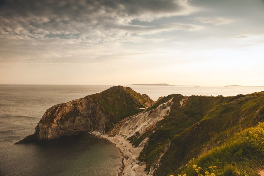 Devon and Cornwall: 5-Day Tour from London - The minicoach experience: small group comfort, plus drop-off flexibility