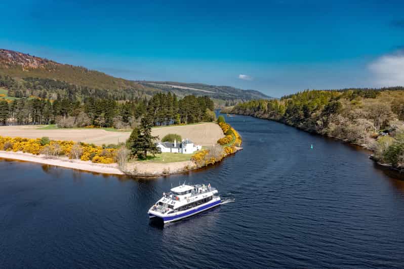Dochgarroch: Caledonian Canal and Loch Ness 50min Cruise - The Nessie search with onboard sonar (and what to expect)