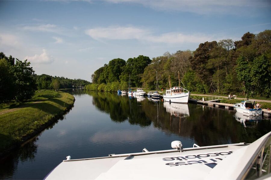 Dochgarroch: Caledonian Canal and Loch Ness 50min Cruise - Wildlife chances along River Ness and the weir area