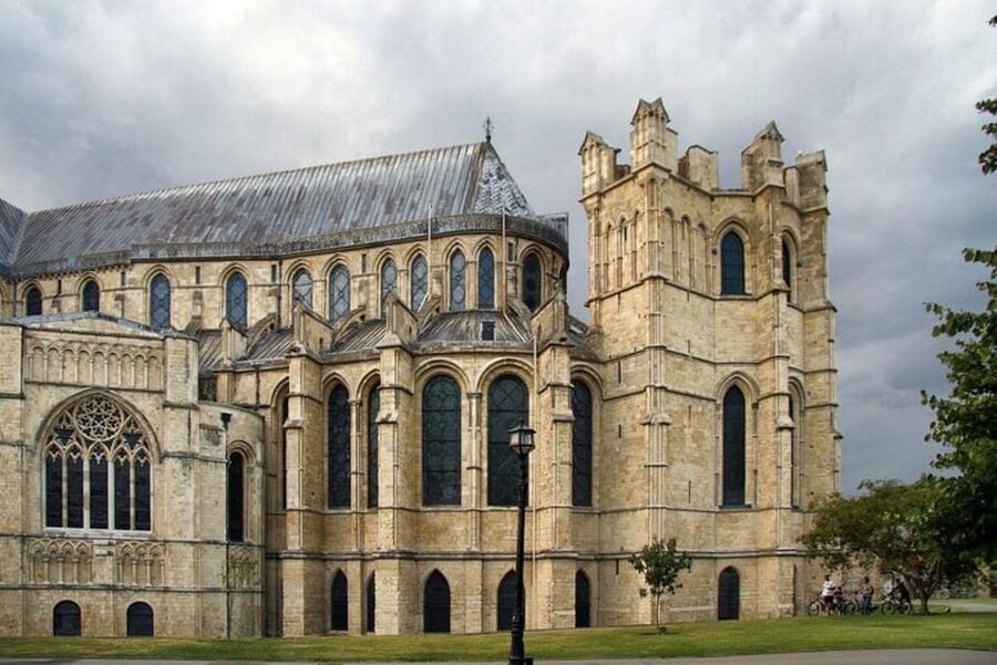 Dover, Canterbury, and Leeds Castle Private Tour - Canterbury Cathedral and Medieval Streets: Where 1700 Years of Worship Shows