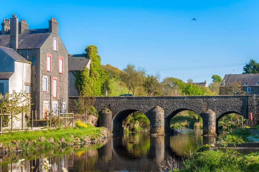 Dublin: Belfast Walk, Dunluce Castle & Giant’s Causeway - Belfast Walk: fast context and real street-level history