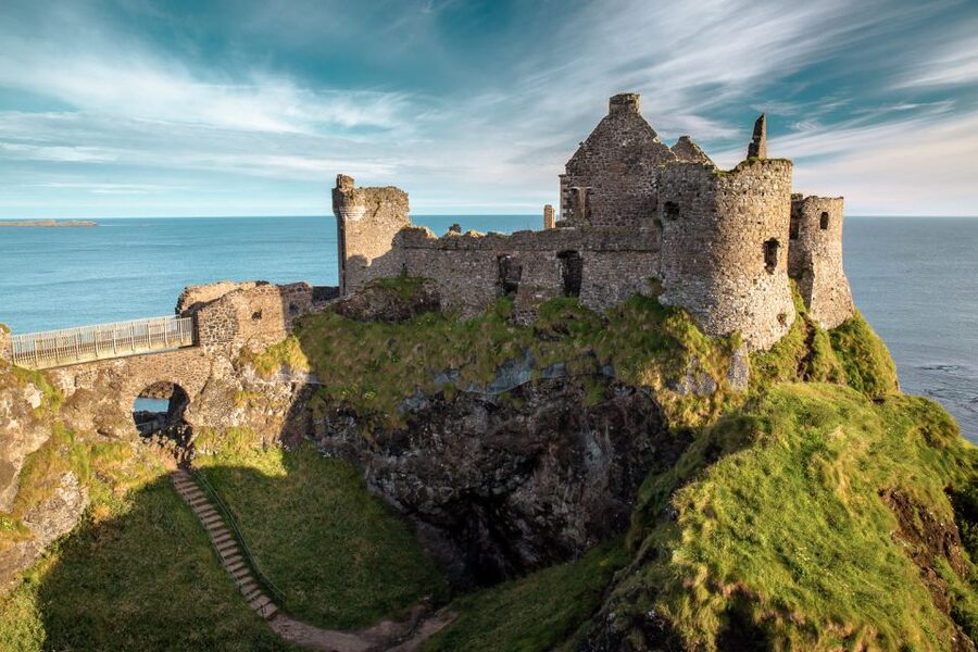 Dublin: Giants Causeway, Dark Hedges, Dunluce & Belfast Tour - Food, Snacks, and the Packed Lunch Reality Check
