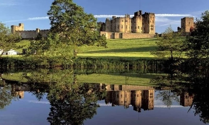 Edinburgh: Harry Potter and English Castles Tour in Spanish - A Spanish-Language Castle Day Trip from Edinburgh