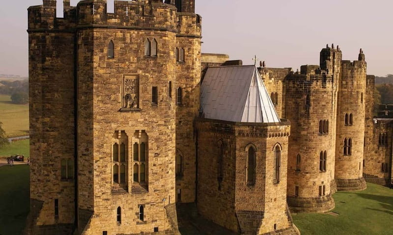 Edinburgh: Harry Potter and English Castles Tour in Spanish - Berwick-upon-Tweed Castle and the Historic Center: Your Border Welcome