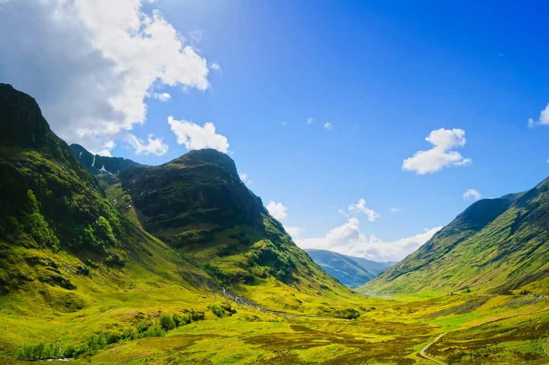 Edinburgh: Loch Ness, Inverness & Highlands Tour in Spanish - Kilmahog and the Highlands cows: coffee first, camera ready