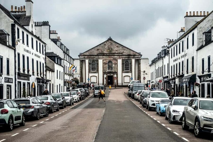 Edinburgh: Oban, Kilchurn Castle & Inveraray Tour in Spanish - Loch Awe and the approach to Kilchurn Castle