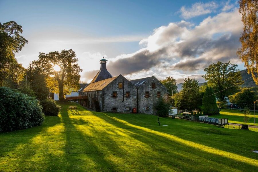 Edinburgh: Ultimate Whisky Experience - Dewar’s Aberfeldy: whisky and chocolate tasting done the fun, guided way