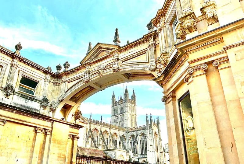 Explore Bath in Spanish: With Olga, local guide - The Pump Room and Bath’s literary side: Jane Austen stops that feel real
