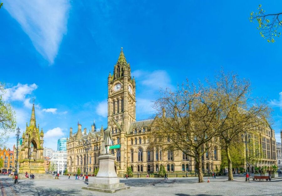 Fascinating Manchester - Private Walking Tour - Private guide dynamics, language options, and the pace you control
