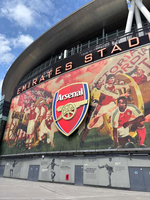 Feel the Fire: Official Arsenal Game Day Experience - Stepping into Emirates Stadium from the start
