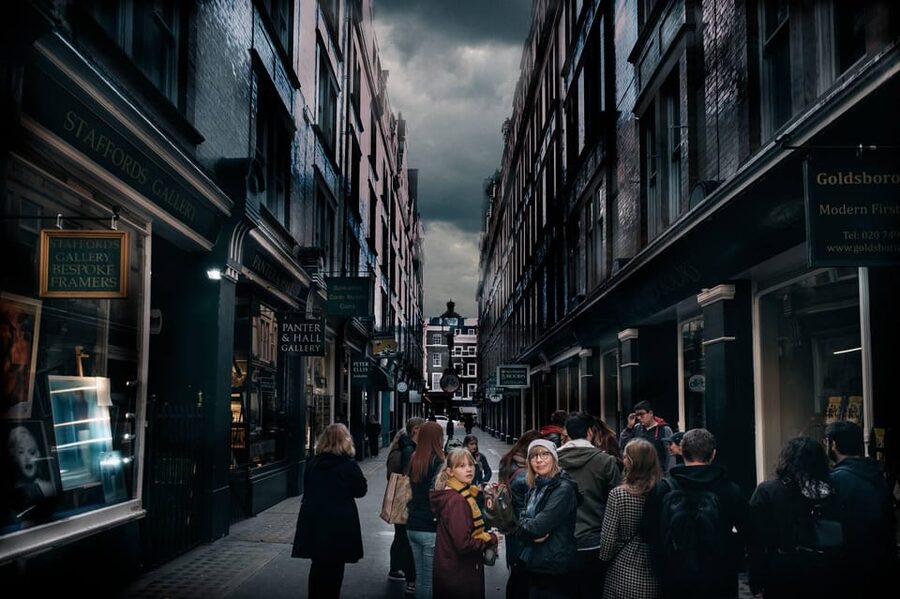 French Language: Original Harry Potter Walking Tour - St Paul’s, Whitehall, and Great Scotland Yard, where the clues get sharper
