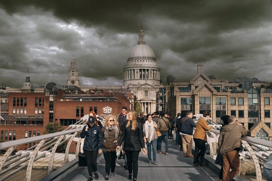 French Language: Original Harry Potter Walking Tour - Trafalgar Square and the West End shift toward wizard street energy