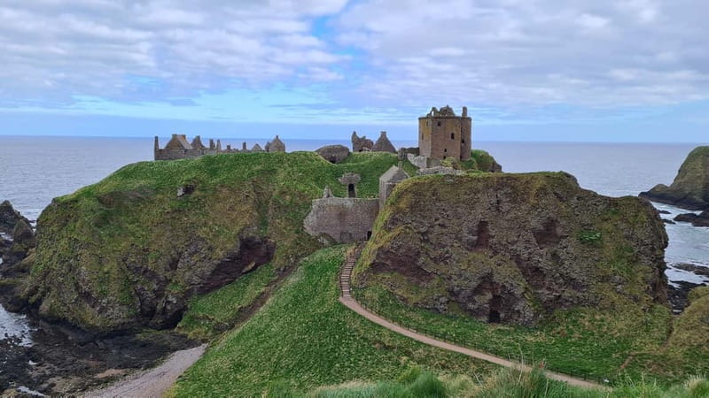 From Aberdeen: Guided Day Trip, Coast & Castle Visit - From Union Terrace Gardens to Aberdeenshire’s first big sights