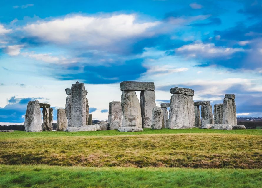 From Bath: Stonehenge & the Cotswolds Day Tour with Entry - Meeting in Bath and settling into the ride