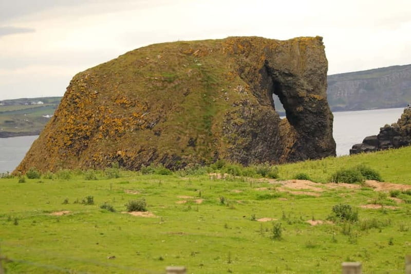 From Belfast: Giants Causeway Full-Day Private Guided Tour - Carrick-a-Rede viewing and the coastal photo stops that set the tone