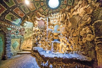 Leeds Castle & Canterbury Full-Day Trip