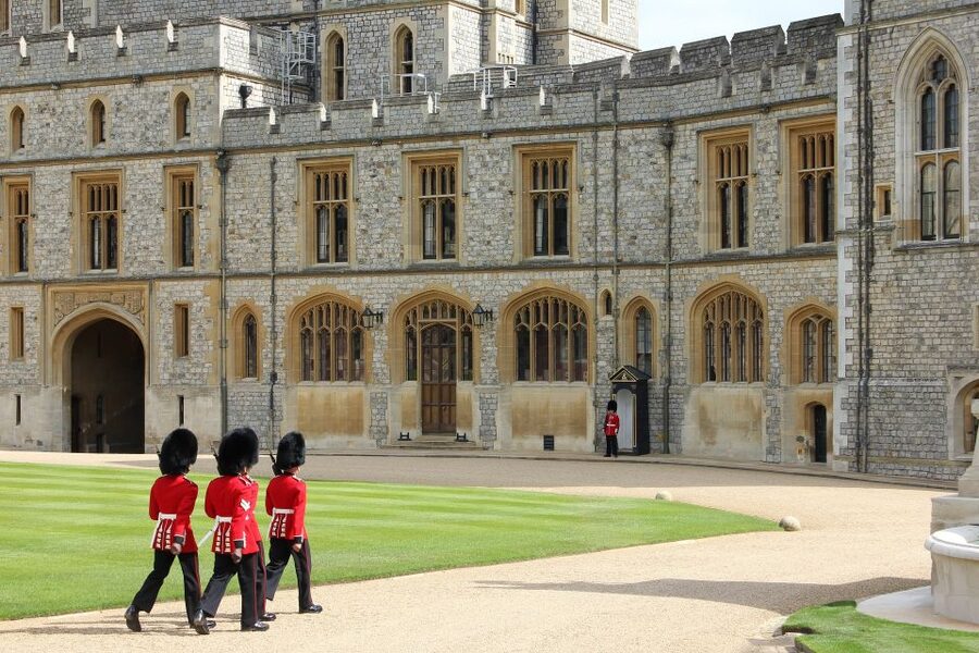 From Brighton: Oxford, Windsor and Eton Full Day Trip - Oxford’s University Tour: 39 Colleges, One Town Center