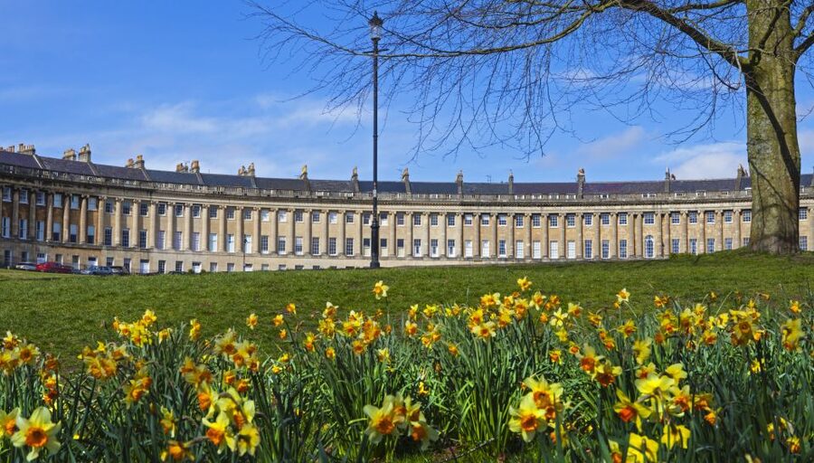 From Brighton: Stonehenge and Bath Full-Day Trip - Royal Crescent, Circus, and Great Pulteney Bridge: the walk that sells Bath
