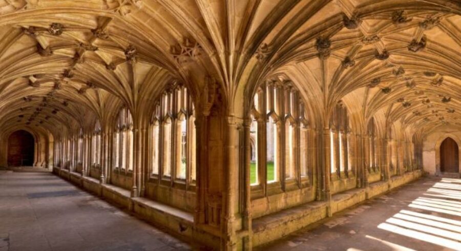 From Bristol: Stonehenge and Cotswold Villages Day Tour - How the day stays focused with 8.5 hours and a 16-seater minibus