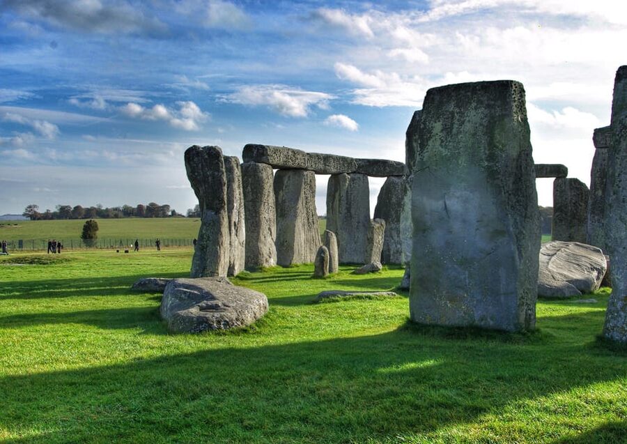 From Cambridge: Guided Day Tour to Bath and Stonehenge - Stonehenge on Salisbury Plain, Plus Visitor Centre Time
