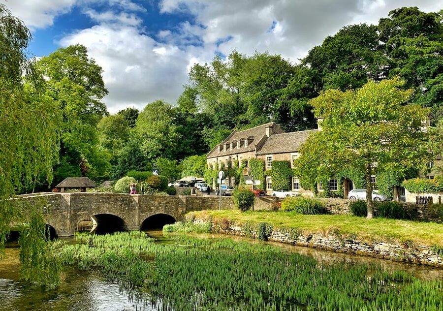 From Cambridge: Guided day trip to Stratford & The Cotswolds - From Cambridge to Shakespeare country: a 12-hour plan that actually feels doable