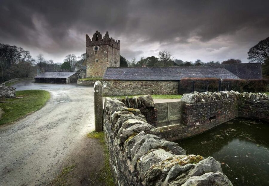 From Dublin: Game of Thrones Winterfell Locations Tour - Old Castle Ward: Winterfell castle and courtyard vibes