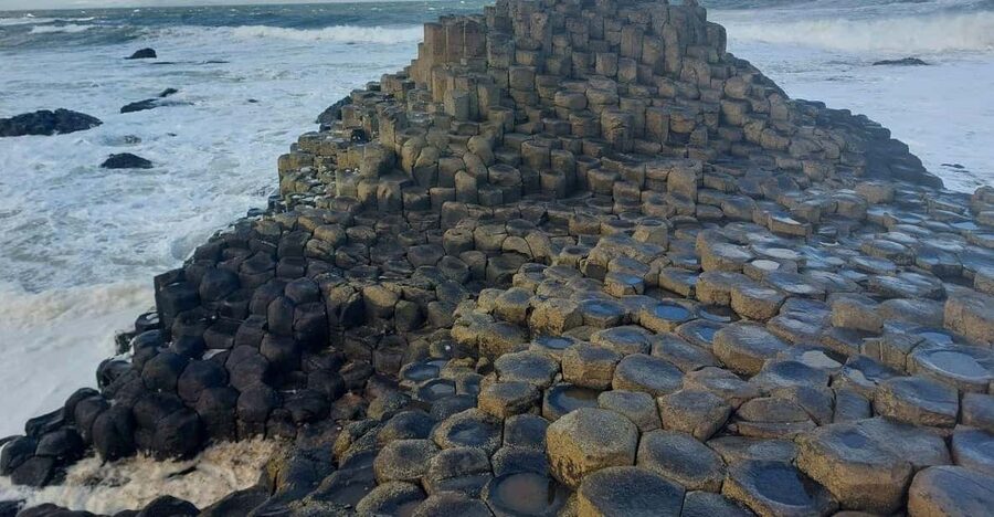 From Dublin: Giants Causeway Private Tour - Belfast Peace Wall and Murals, and What You’re Seeing