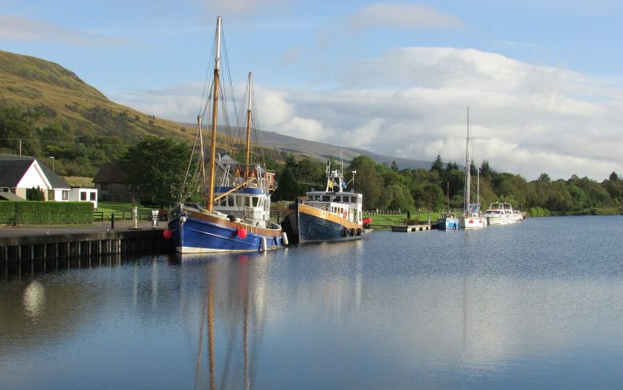 From Edinburgh: 2-Day Loch Ness, Inverness & Highlands Tour - Day One: Loch Lomond to Glencoe, Fort William, and Loch Ness