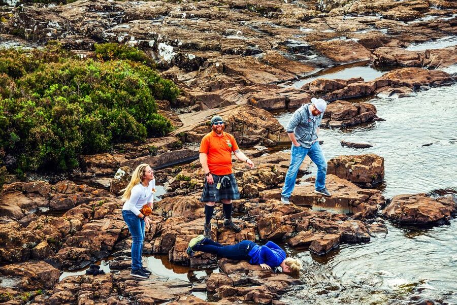 From Edinburgh: 3-Day Isle of Skye and The Highlands Tour - Pitlochry and the Forth Bridges, how the last day feels
