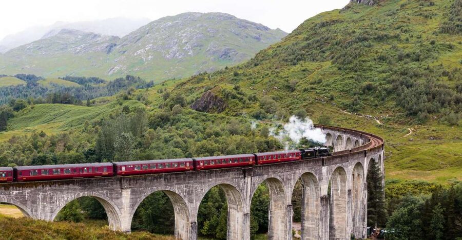 From Edinburgh: Hogwarts Express and Scottish Highlands Tour - West Coast views and the Glenfinnan setup