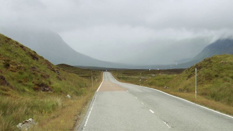 From Edinburgh: Loch Ness and Highlands Tour in Spanish - Why this Spanish Highlands day trip feels smarter than driving