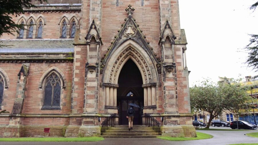 From Edinburgh: Loch Ness & Inverness Tour in Spanish - Inverness Free Time: Plan for Real Lunch and Easy Touring