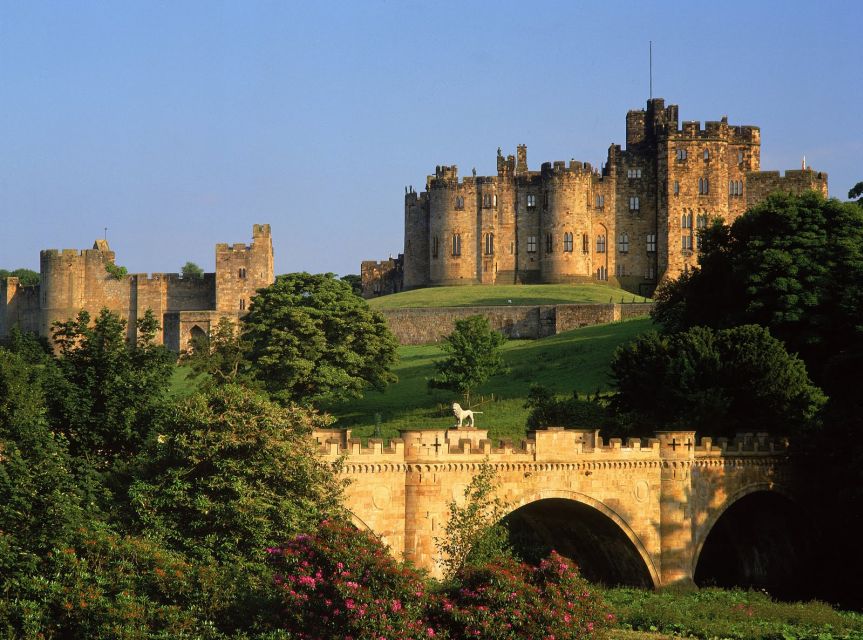 From Edinburgh: Viking Coast & Alnwick Castle Day Tour - Arriving at Alnwick Castle at Lunchtime, A Castle That Feels Like a Set
