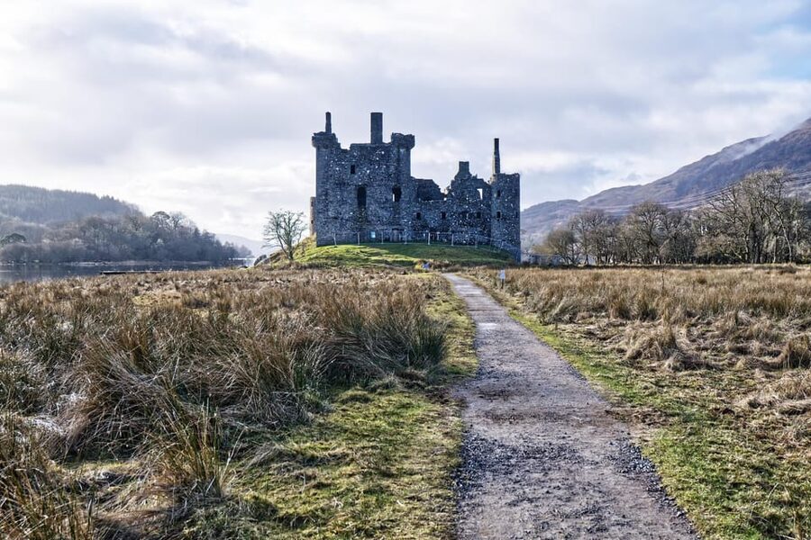 From Glasgow; Loch Lomond and Highlands Private Day Tour - Loch Awe and Kilchurn Castle: a short stop with big photo impact