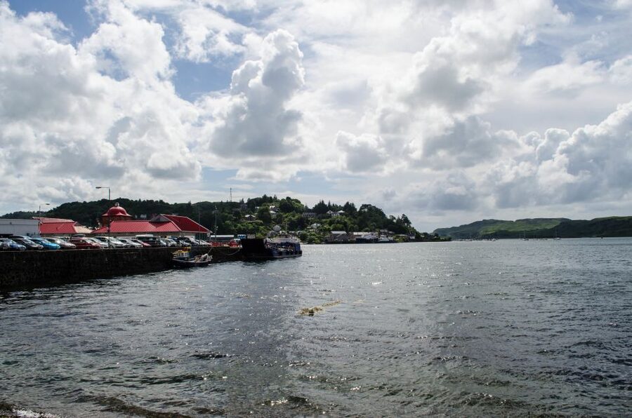 From Glasgow: Oban, Lochs & Inveraray Day Tour - Should you book Highland Experience Tours for Oban, Lochs and Inveraray?