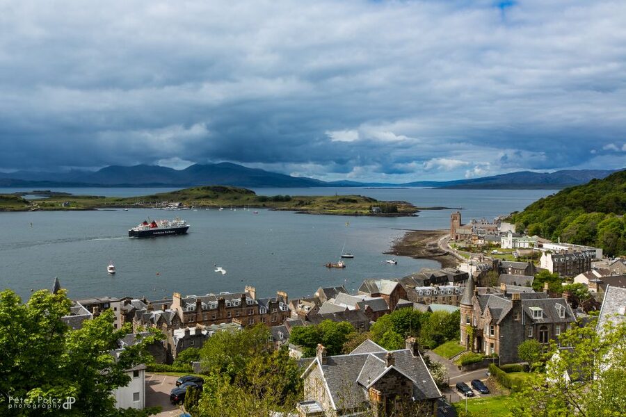 From Glasgow: Scottish Highlands & Isle of Skye 5-Day Tour - Guides and the stories behind the stops