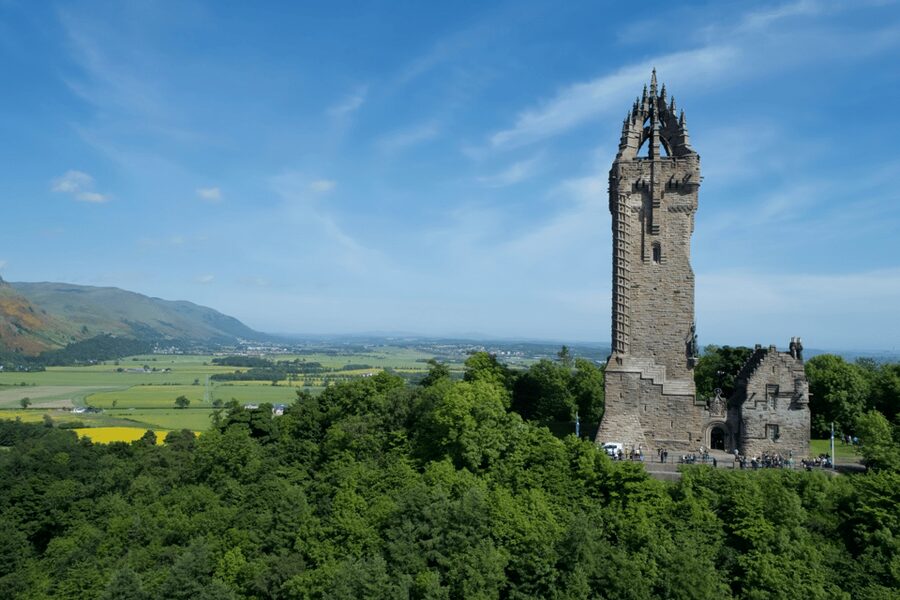 From Glasgow: Stirling Castle & Loch Lomond Tour - Glasgow pickup at Buchanan Street, then out toward Loch Lomond