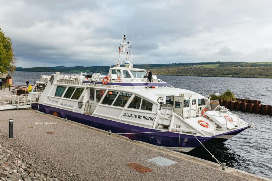 From Inverness: Loch Ness Guided Day Trip - Urquhart Castle: where the loch turns historic fast