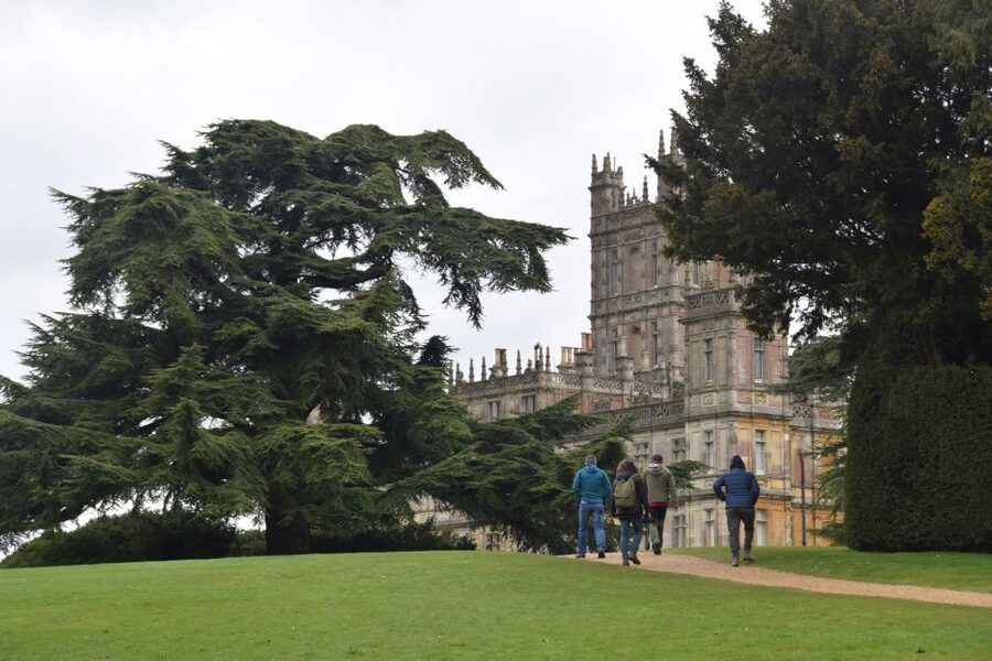 From London: Downton Abbey and Village Coach Tour - The coach ride: entertainment plus real context