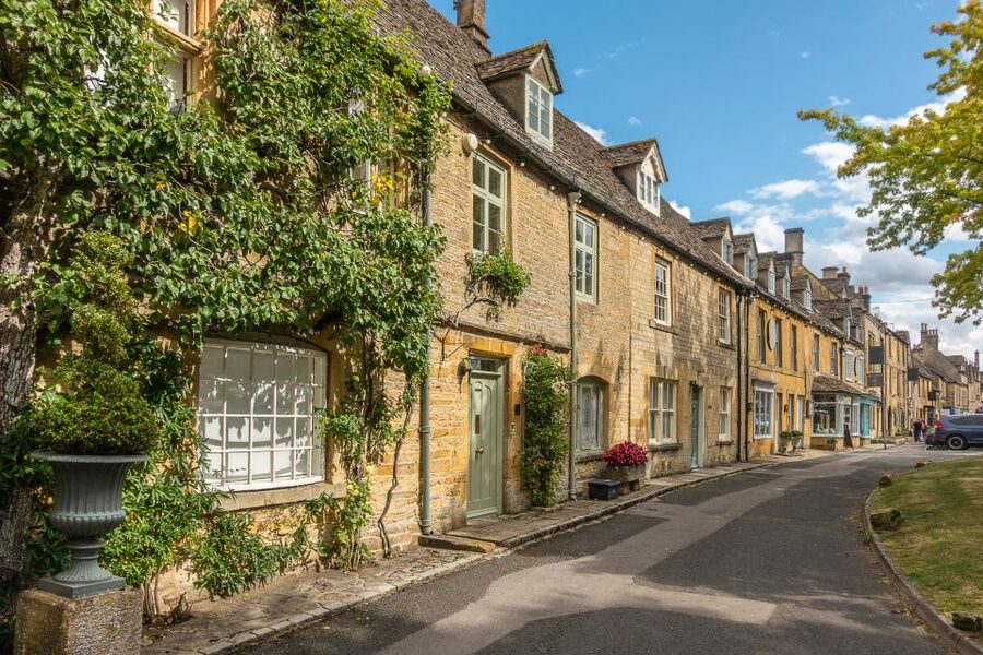 From London: Full-Day Cotswolds Small-Group Tour - Bourton-on-the-Water: Bridges by the River, Stone Cottages, and Lunch Time