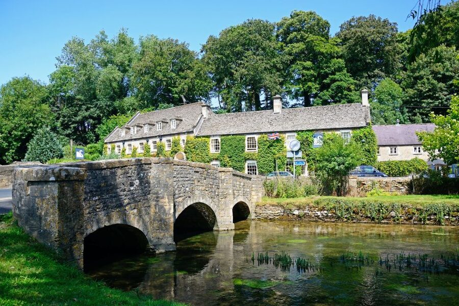 From London: Full-Day Cotswolds Small-Group Tour - Stow-on-the-Wold: Market Square Jumble, Antiques, and England’s Oldest Pub Claim