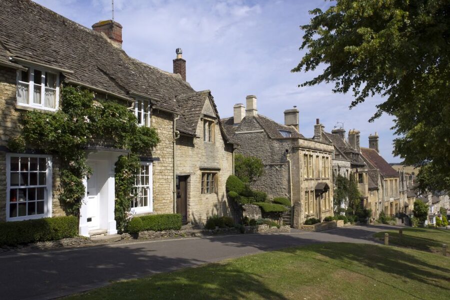 From London: Full-Day Cotswolds Small-Group Tour - Small-Group Size and Air-Conditioned Comfort, Plus a Couple Reality Checks